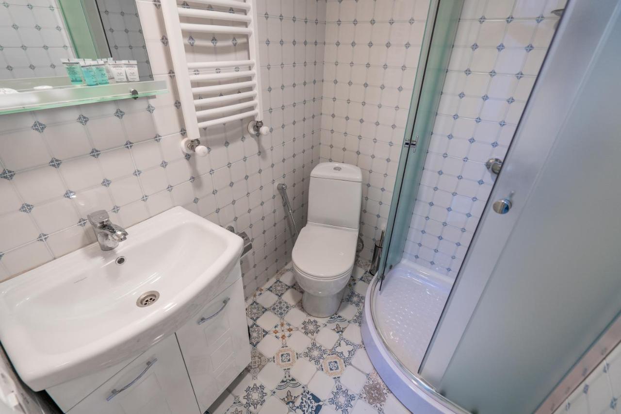 Mini Hotel On Aghmashenebeli Ave Tbilisi Eksteriør bilde